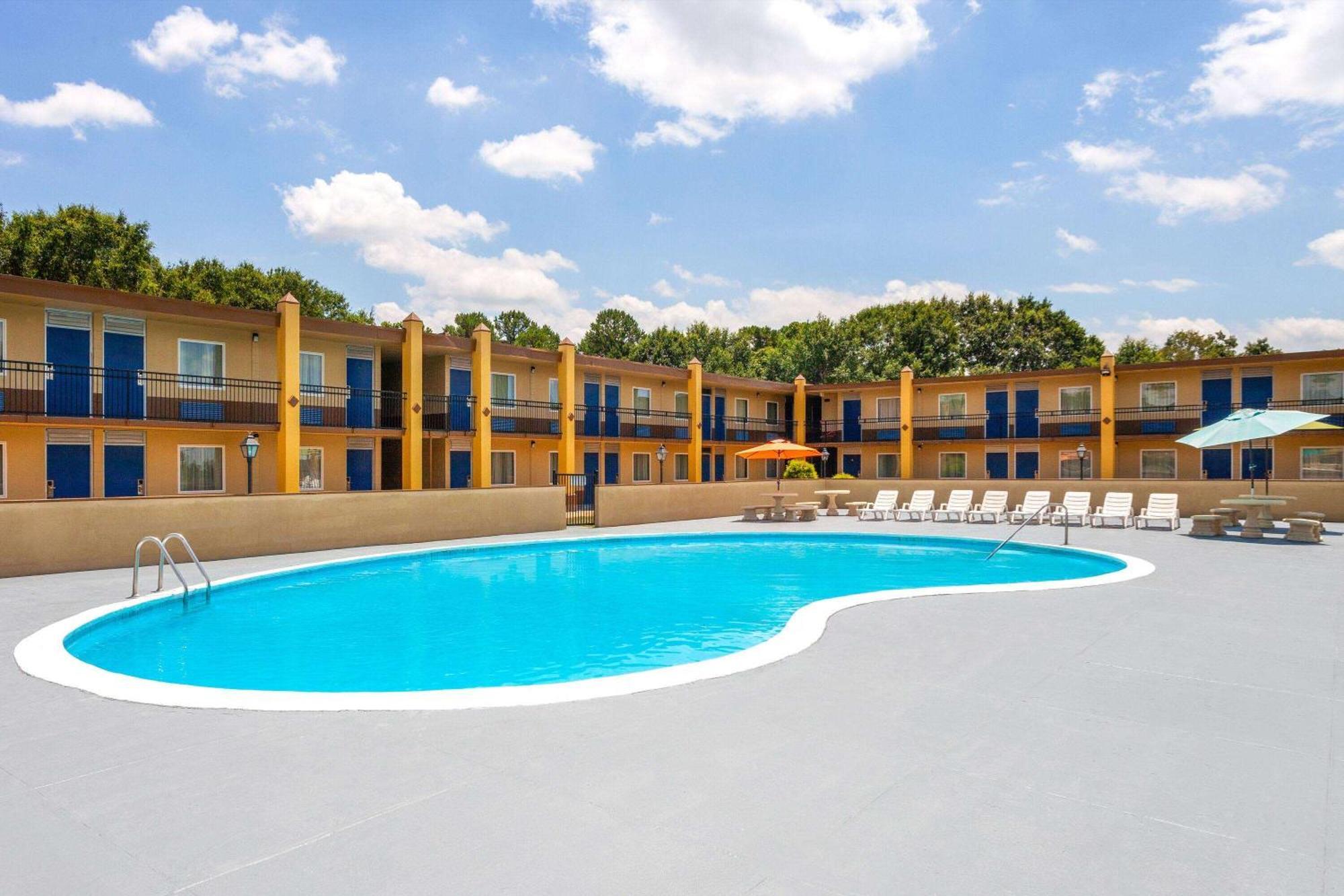 Days Inn By Wyndham Shelby Exterior foto