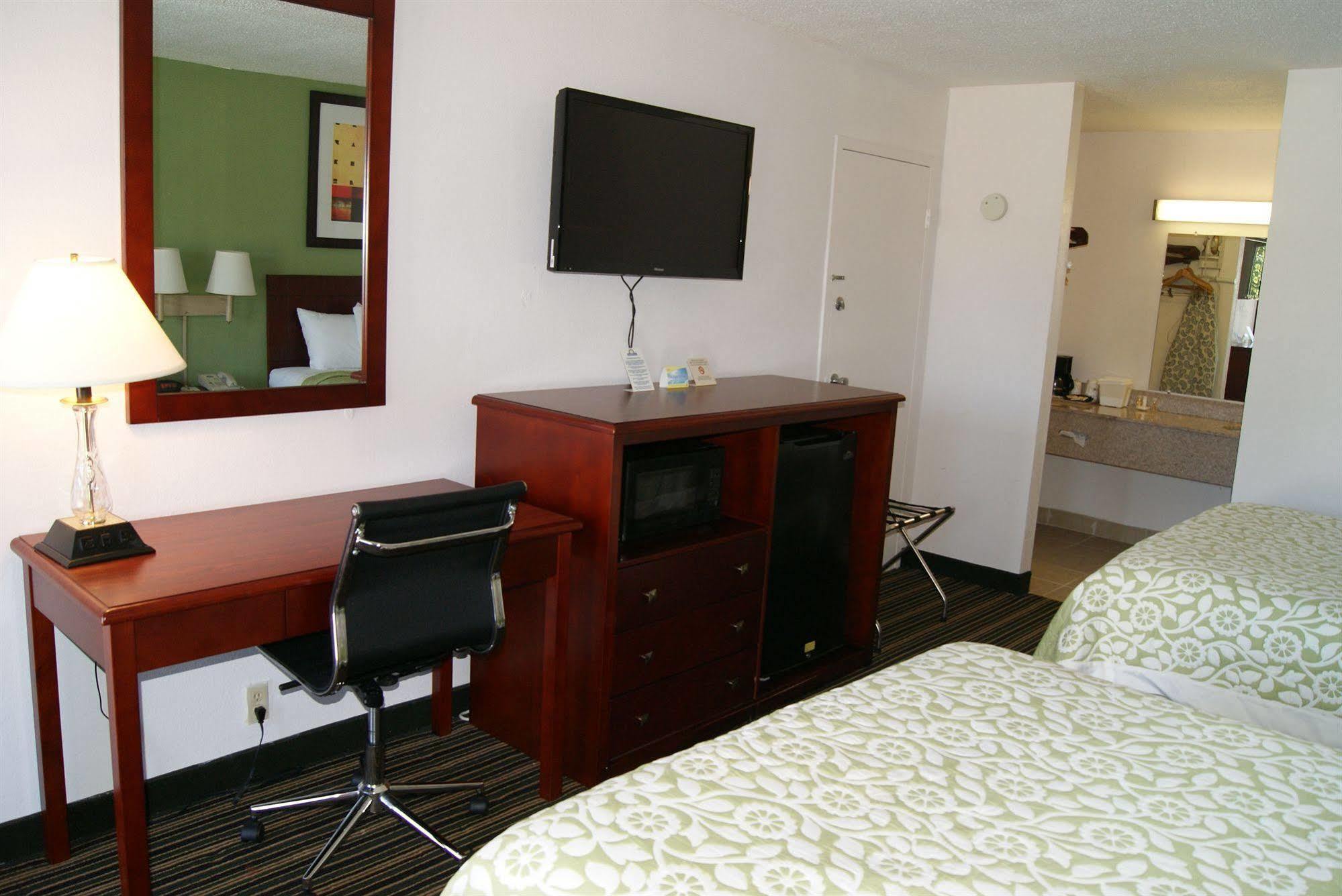 Days Inn By Wyndham Shelby Exterior foto